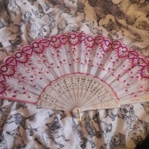 💕🆕️ White, gold, and fuchsia oriental fan